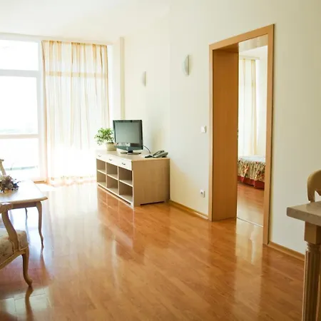 Grand Nirvana فندق