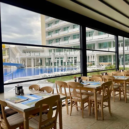 فندق Grand Nirvana 4*