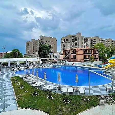 Grand Nirvana فندق 4*