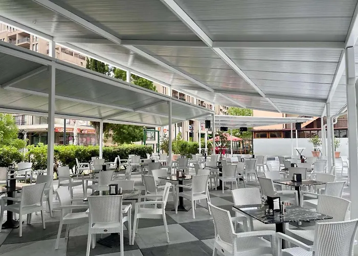 гранд нирвана - ол инклузив&безплатен чадър и шезлонг на плажа Хотел